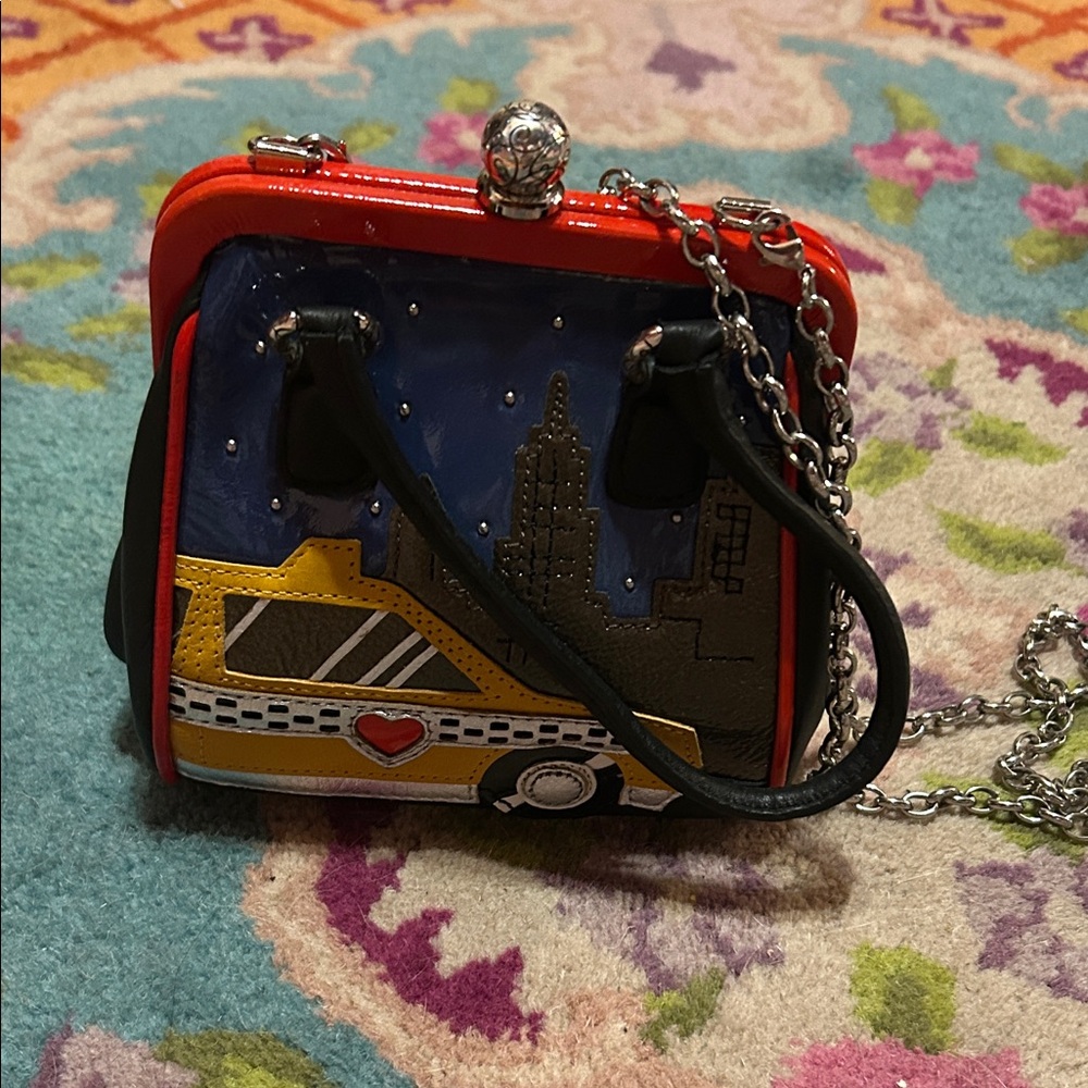 Brighton Like NWOT Adorable Colorful Cityscape Women's Crossbody bag.